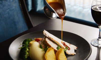 Delicious Sunday roast with gravy served at Springfield Hotel.
